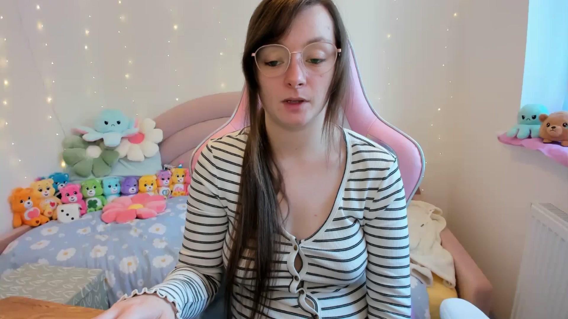 Gallery image thumbnail from JessieBear_'s myfreecams stream on, 10/07/2024, 14:57 image 7 of 20