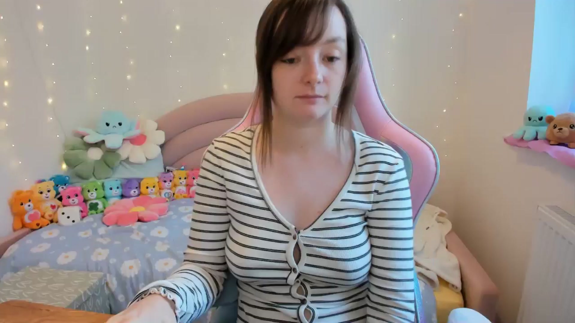Gallery image thumbnail from JessieBear_'s myfreecams stream on, 10/07/2024, 15:20 image 17 of 20