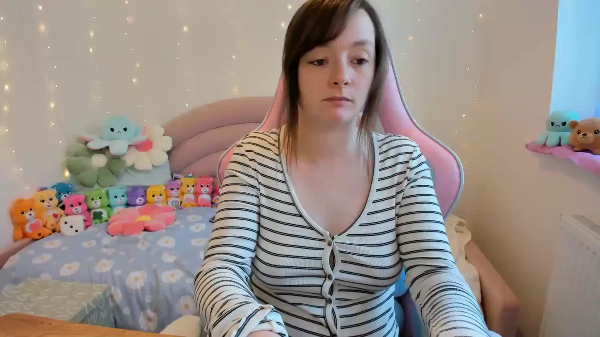 Gallery image thumbnail from JessieBear_'s myfreecams stream on, 10/07/2024, 15:20 image 6 of 20