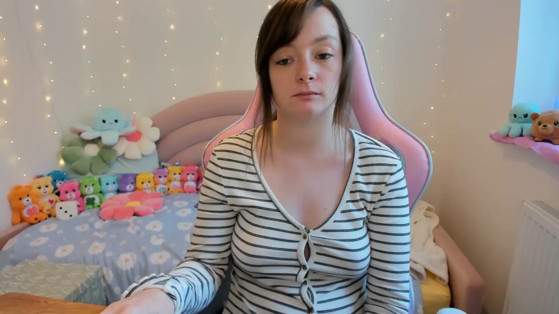 Gallery image thumbnail from JessieBear_'s myfreecams stream on, 10/07/2024, 15:20 image 7 of 20