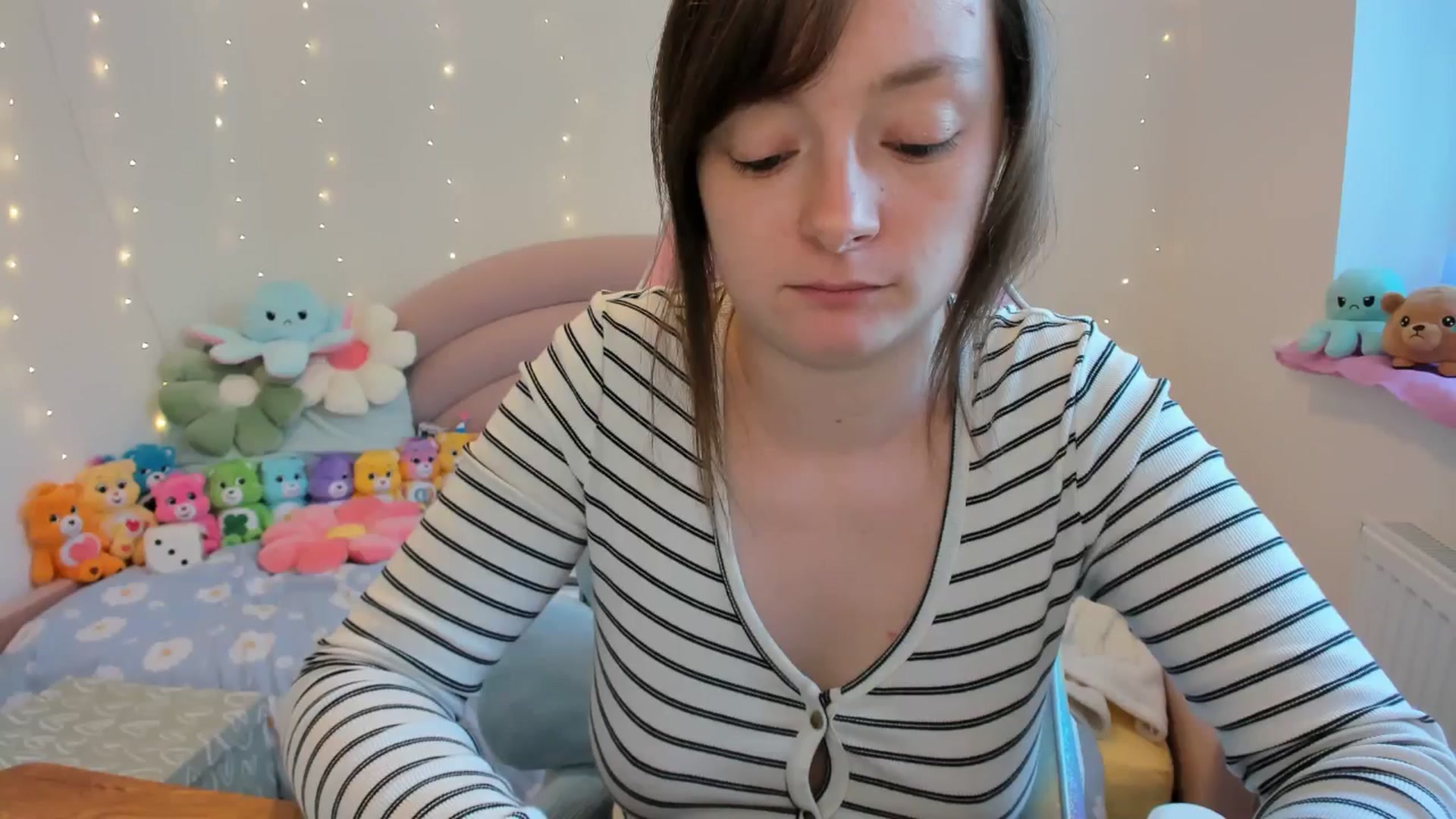 Gallery image thumbnail from JessieBear_'s myfreecams stream on, 10/07/2024, 15:38 image 2 of 20