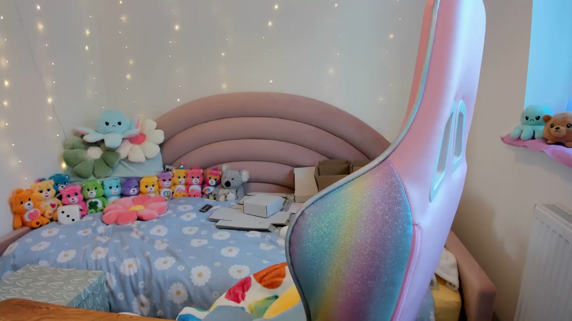 Gallery image thumbnail from JessieBear_'s myfreecams stream on, 10/07/2024, 15:38 image 14 of 20
