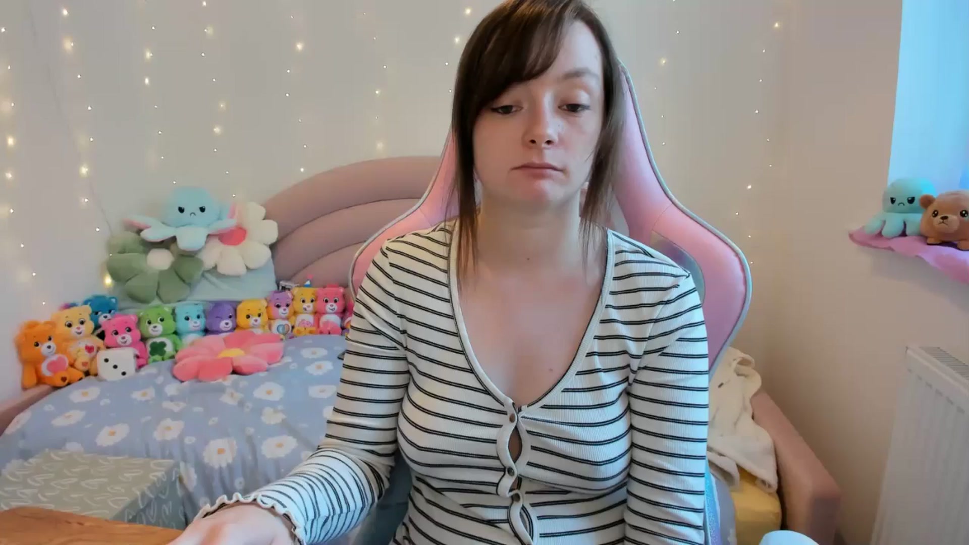 Gallery image thumbnail from JessieBear_'s myfreecams stream on, 10/07/2024, 15:38 image 7 of 20