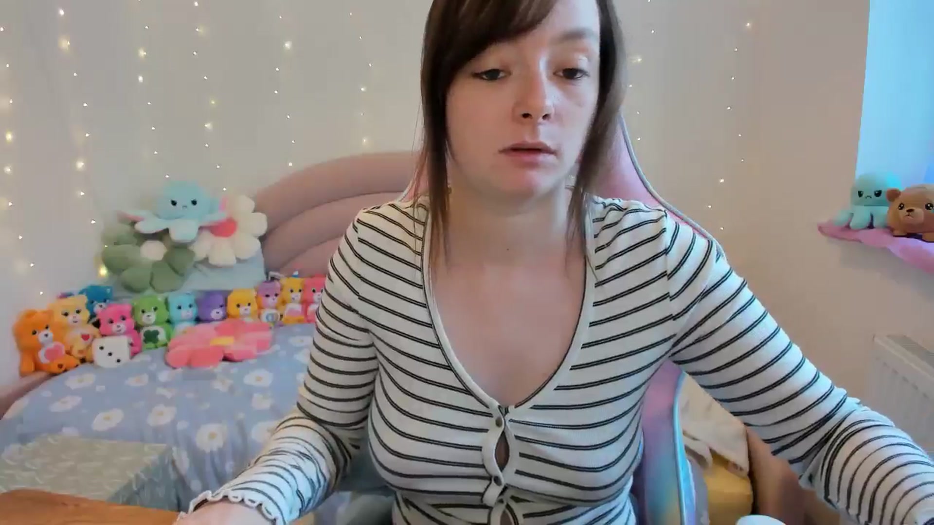 Gallery image thumbnail from JessieBear_'s myfreecams stream on, 10/07/2024, 15:38 image 3 of 20