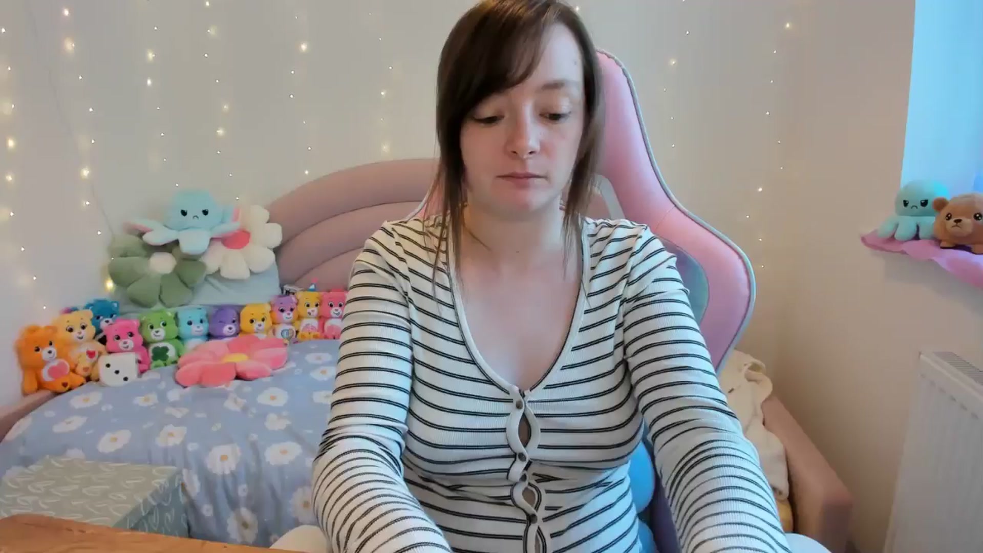 Gallery image thumbnail from JessieBear_'s myfreecams stream on, 10/07/2024, 15:38 image 20 of 20