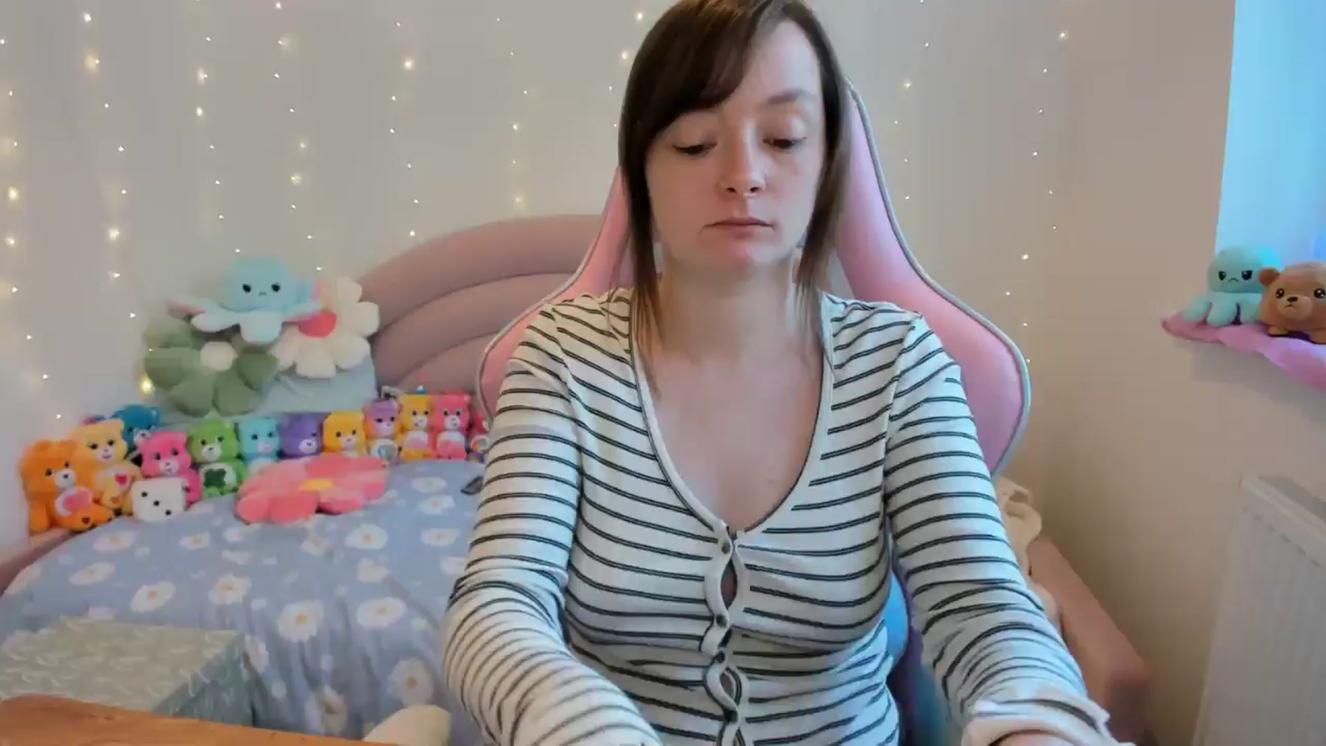 Gallery image thumbnail from JessieBear_'s myfreecams stream on, 10/07/2024, 15:38 image 1 of 20