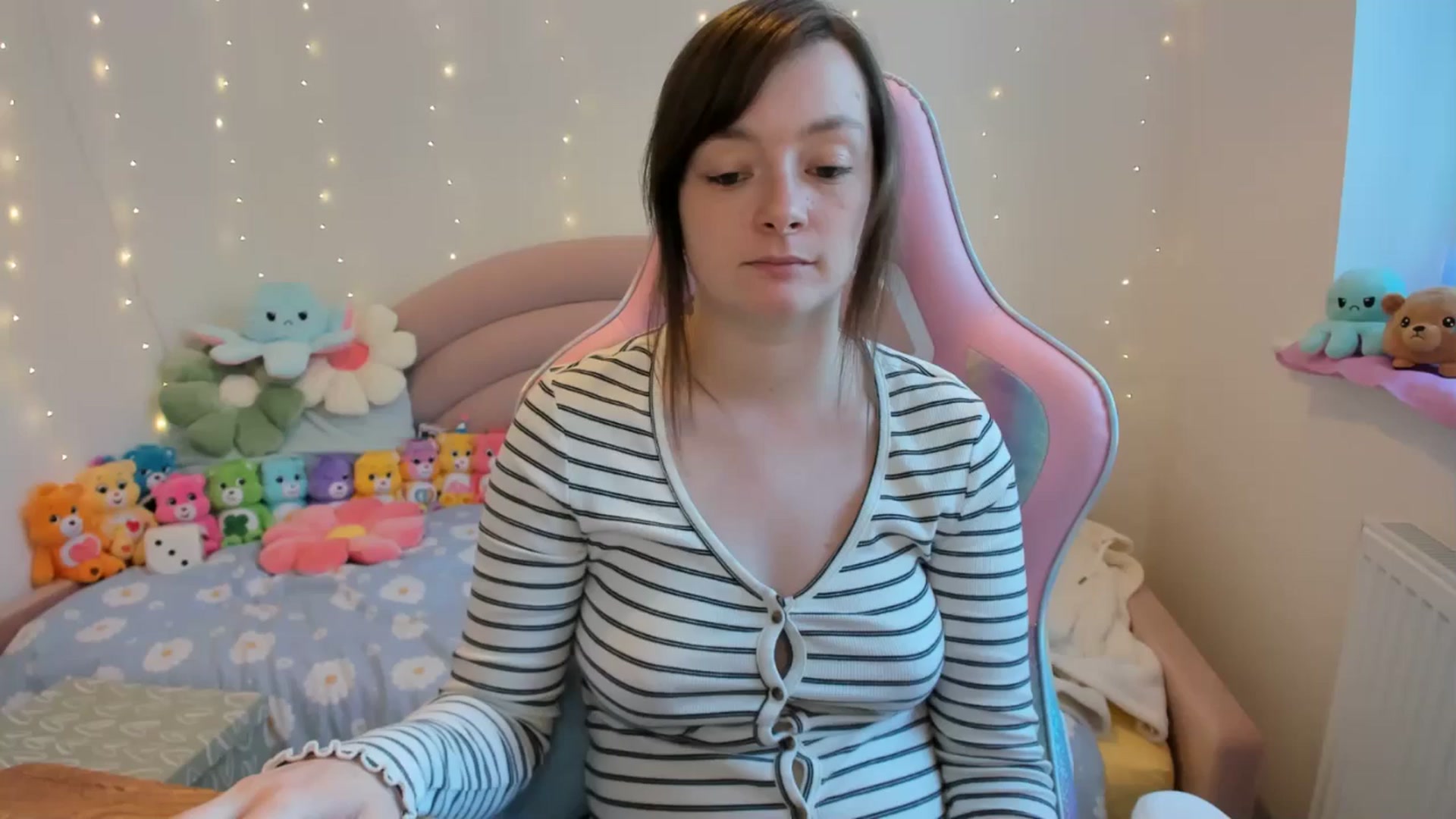Gallery image thumbnail from JessieBear_'s myfreecams stream on, 10/07/2024, 16:25 image 1 of 20