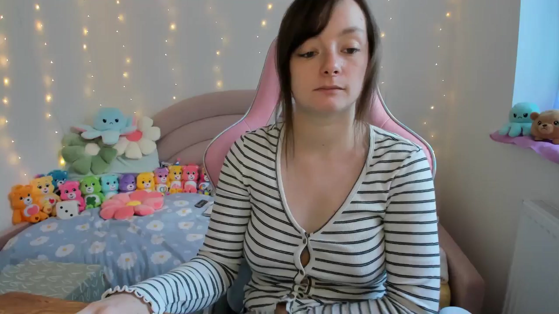Gallery image thumbnail from JessieBear_'s myfreecams stream on, 10/07/2024, 16:25 image 13 of 20