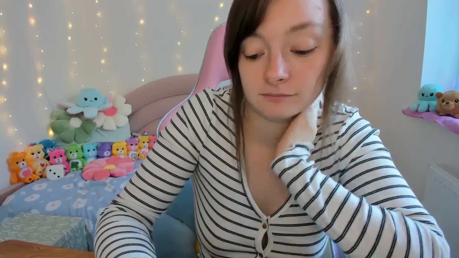 Gallery image thumbnail from JessieBear_'s myfreecams stream on, 10/07/2024, 16:25 image 5 of 20