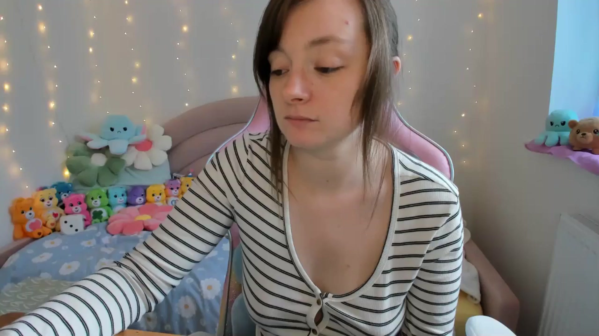 Gallery image thumbnail from JessieBear_'s myfreecams stream on, 10/07/2024, 16:25 image 18 of 20