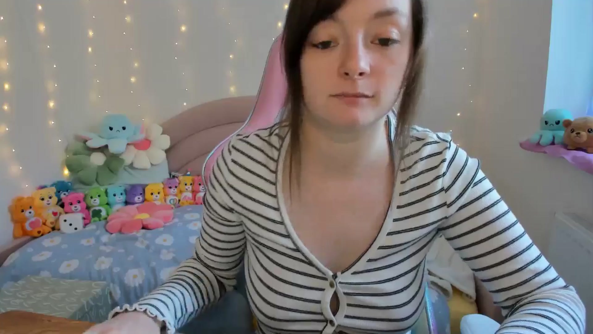Gallery image thumbnail from JessieBear_'s myfreecams stream on, 10/07/2024, 16:25 image 6 of 20