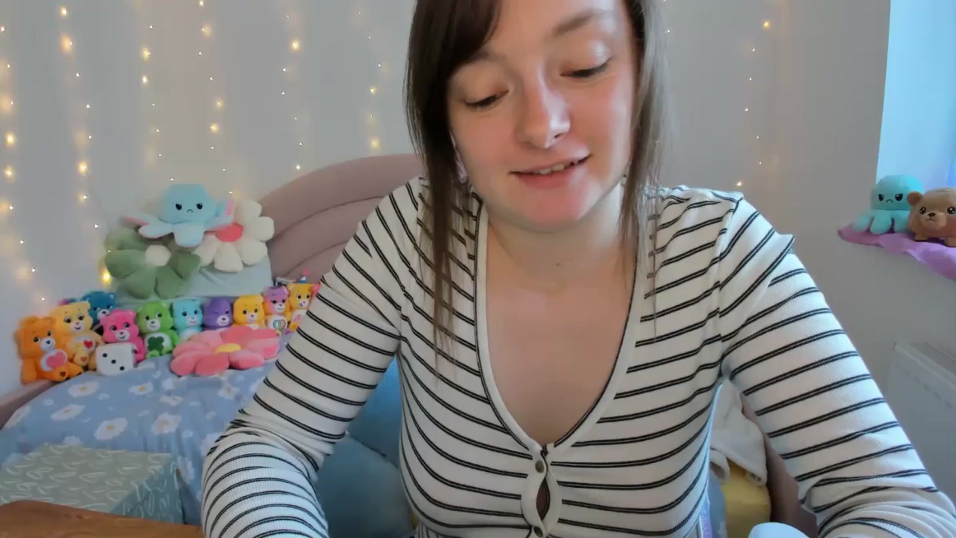 Gallery image thumbnail from JessieBear_'s myfreecams stream on, 10/07/2024, 16:25 image 9 of 20