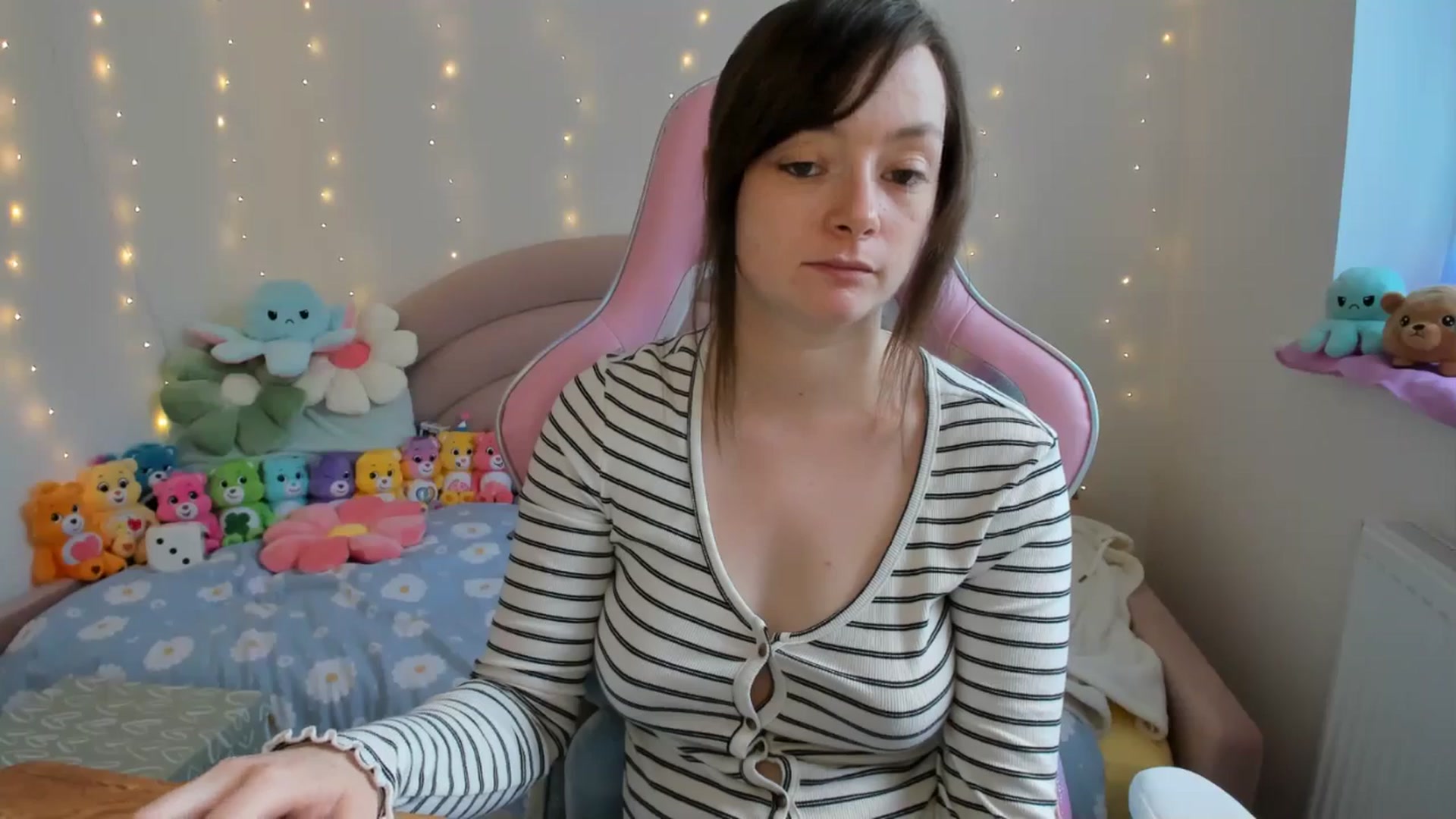 Gallery image thumbnail from JessieBear_'s myfreecams stream on, 10/07/2024, 16:25 image 19 of 20
