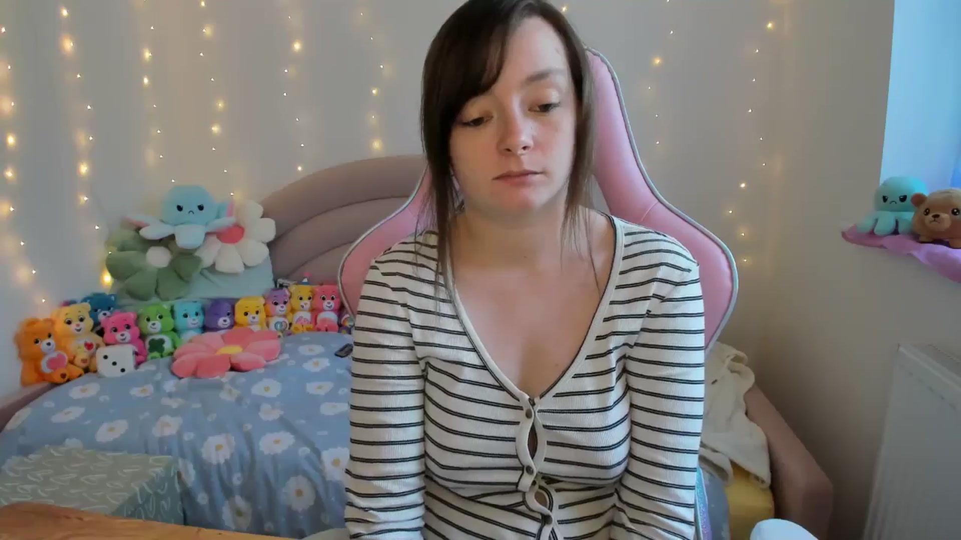 Gallery image thumbnail from JessieBear_'s myfreecams stream on, 10/07/2024, 17:14 image 9 of 20