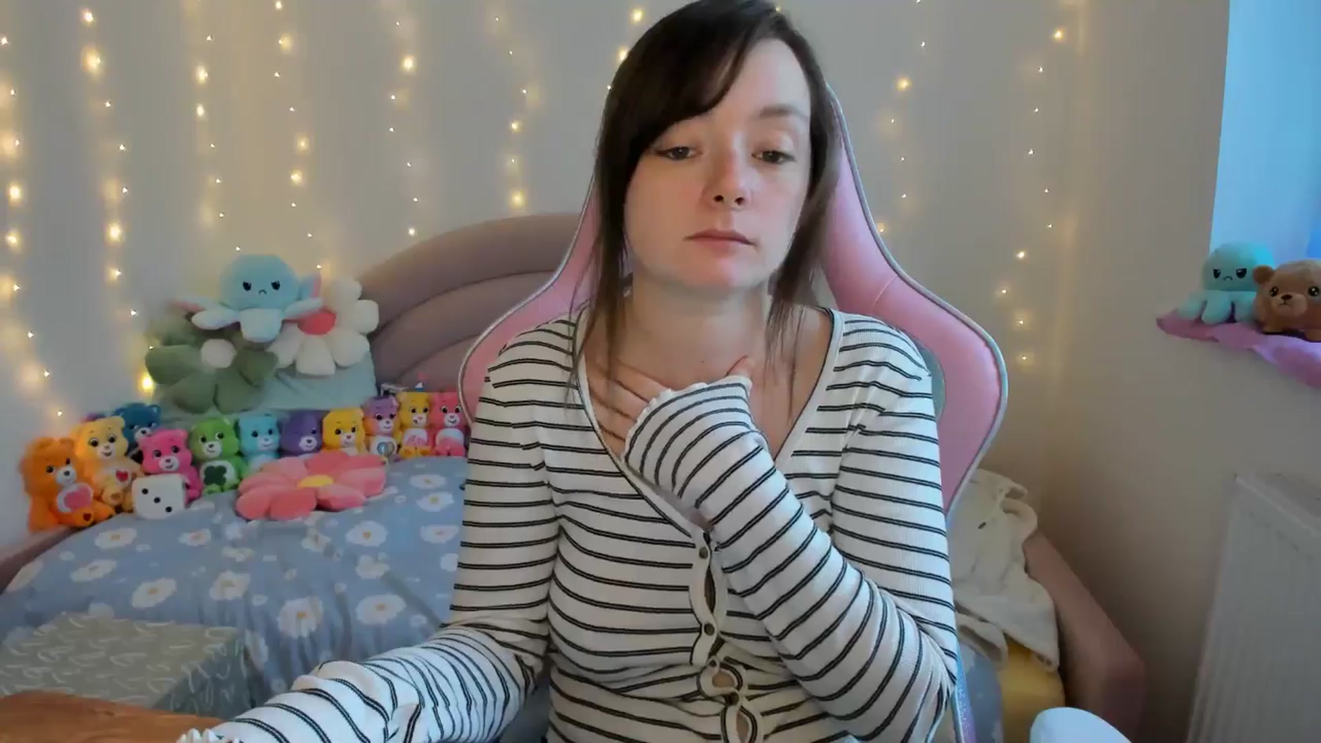 Gallery image thumbnail from JessieBear_'s myfreecams stream on, 10/07/2024, 17:14 image 18 of 20