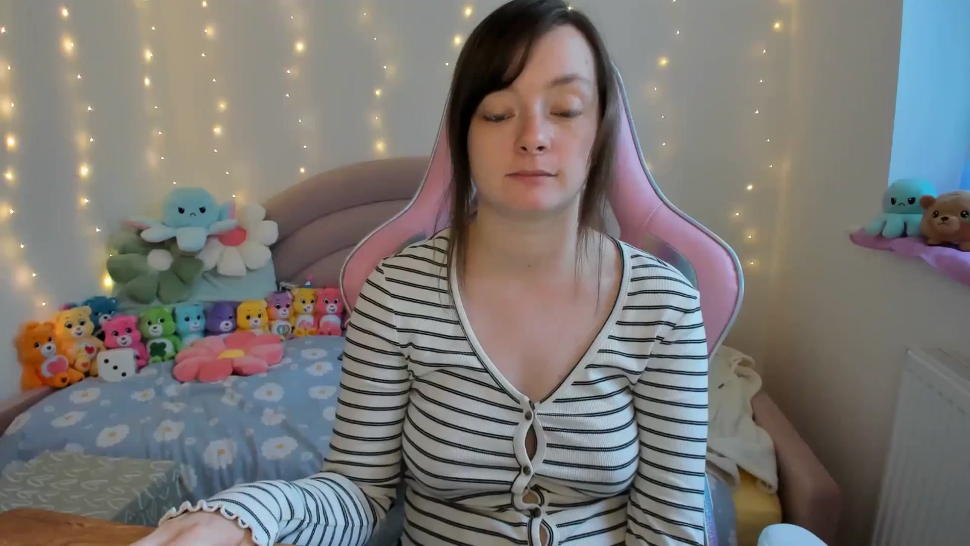 Gallery image thumbnail from JessieBear_'s myfreecams stream on, 10/07/2024, 17:14 image 17 of 20