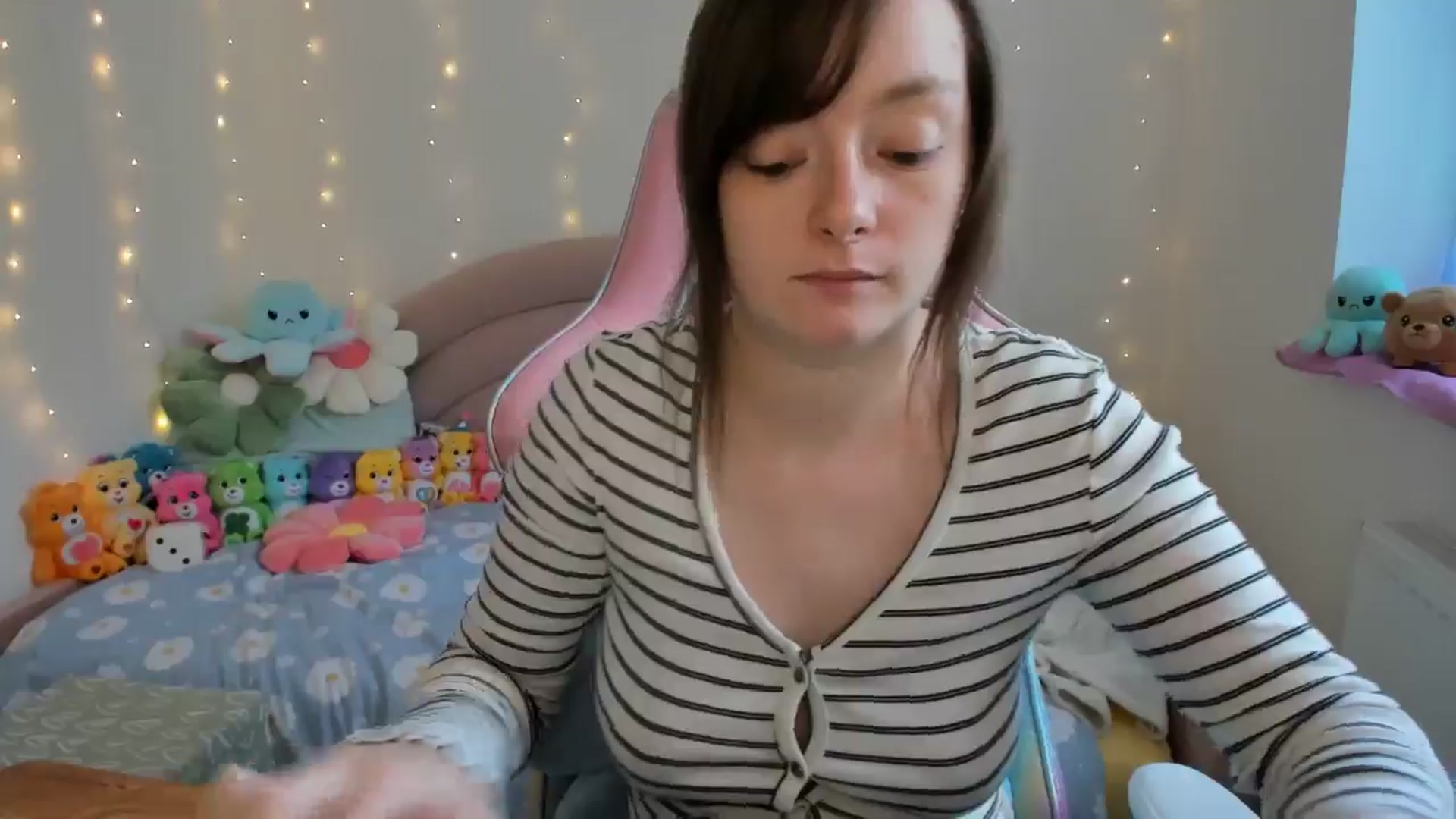 Gallery image thumbnail from JessieBear_'s myfreecams stream on, 10/07/2024, 17:14 image 4 of 20