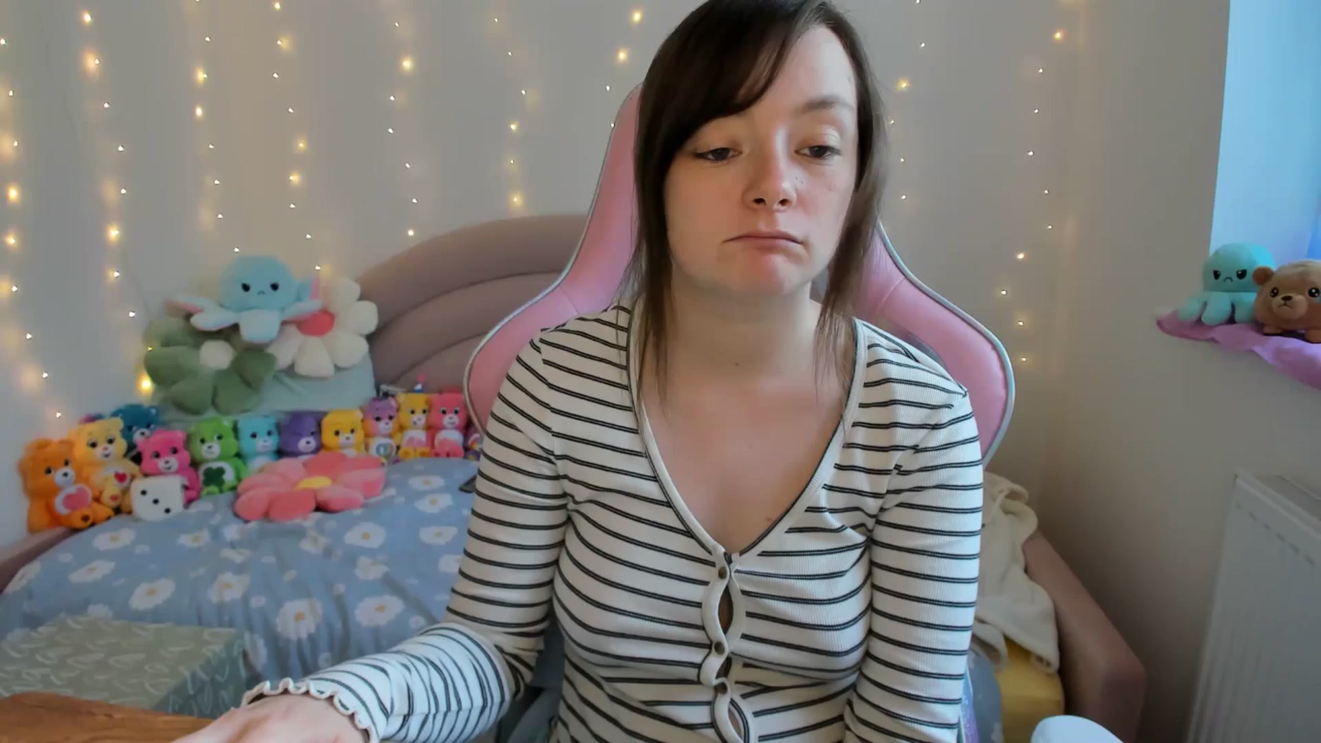 Gallery image thumbnail from JessieBear_'s myfreecams stream on, 10/07/2024, 17:14 image 8 of 20