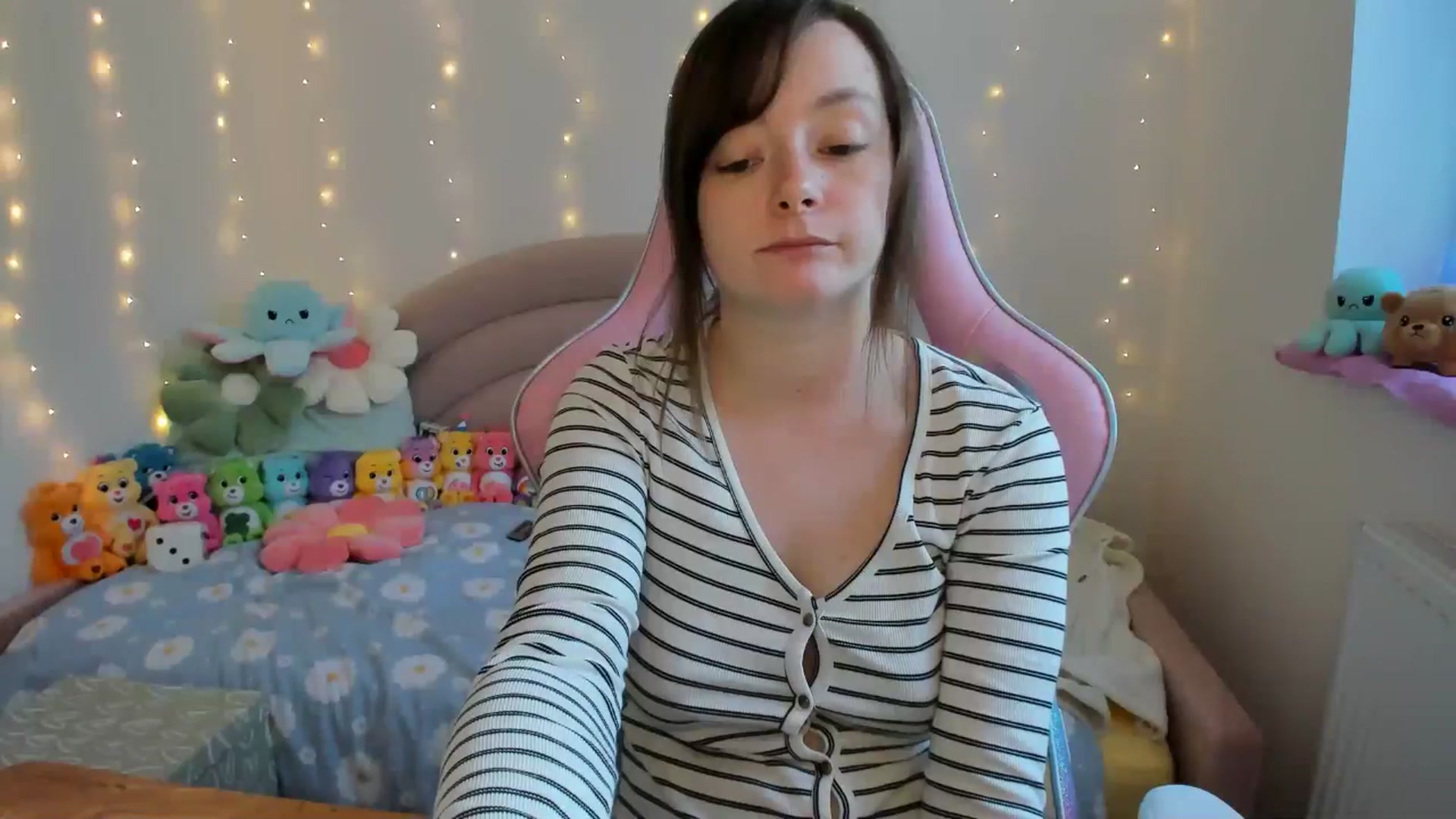 Gallery image thumbnail from JessieBear_'s myfreecams stream on, 10/07/2024, 17:14 image 12 of 20