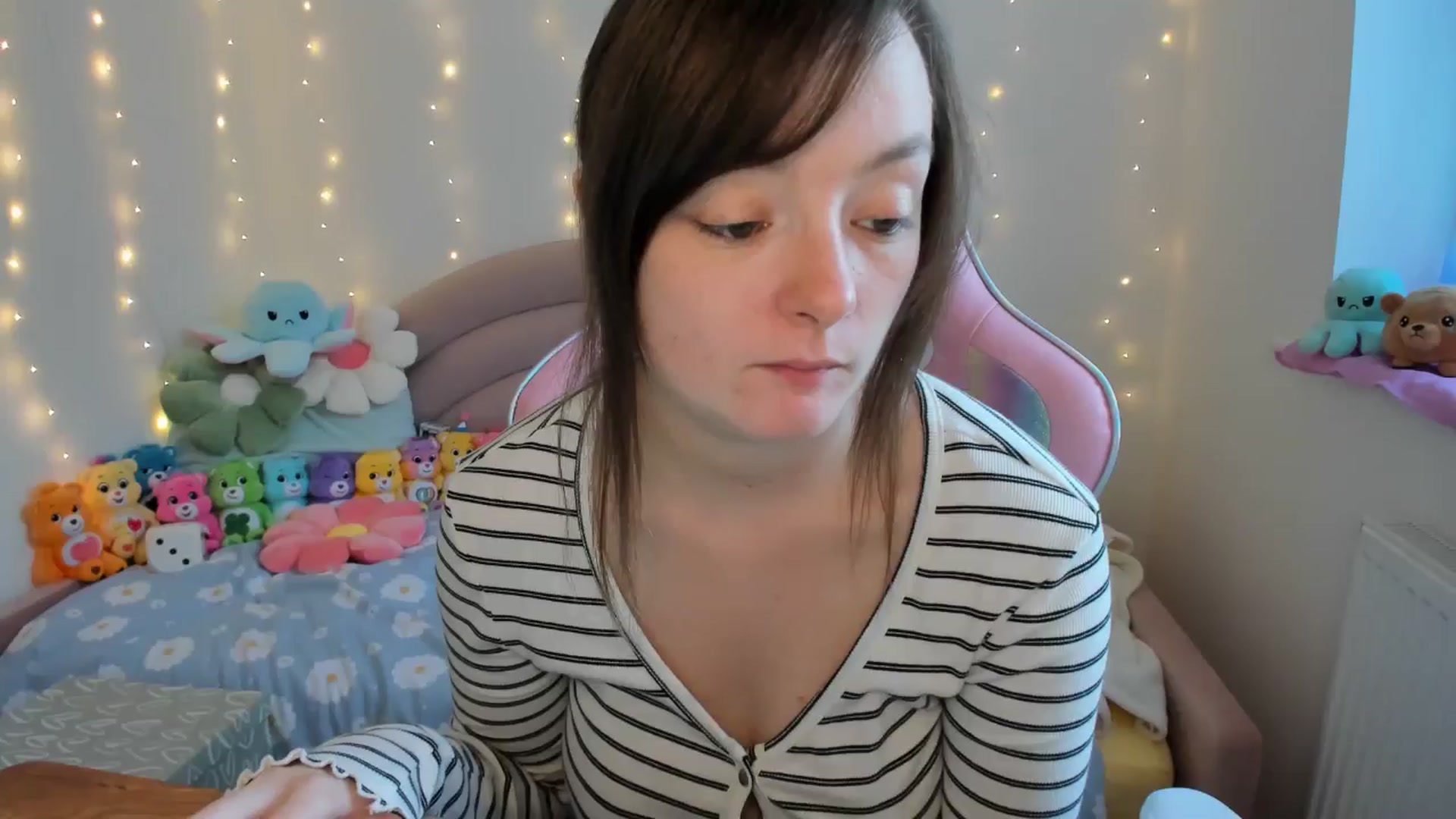 Gallery image thumbnail from JessieBear_'s myfreecams stream on, 10/07/2024, 17:14 image 15 of 20
