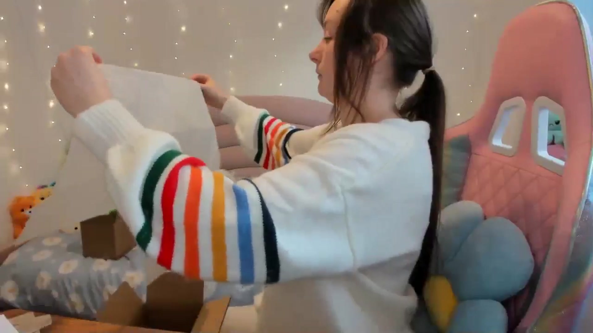 Gallery image thumbnail from JessieBear_'s myfreecams stream on, 10/08/2024, 14:47 image 19 of 20