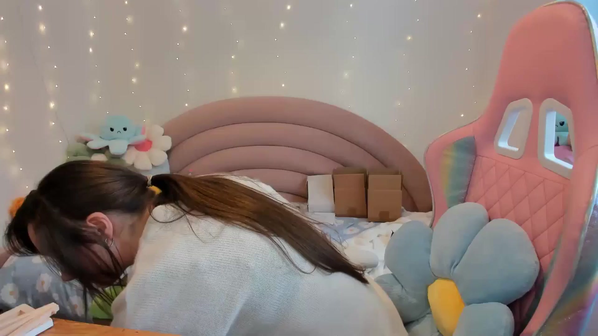 Gallery image thumbnail from JessieBear_'s myfreecams stream on, 10/08/2024, 14:47 image 8 of 20