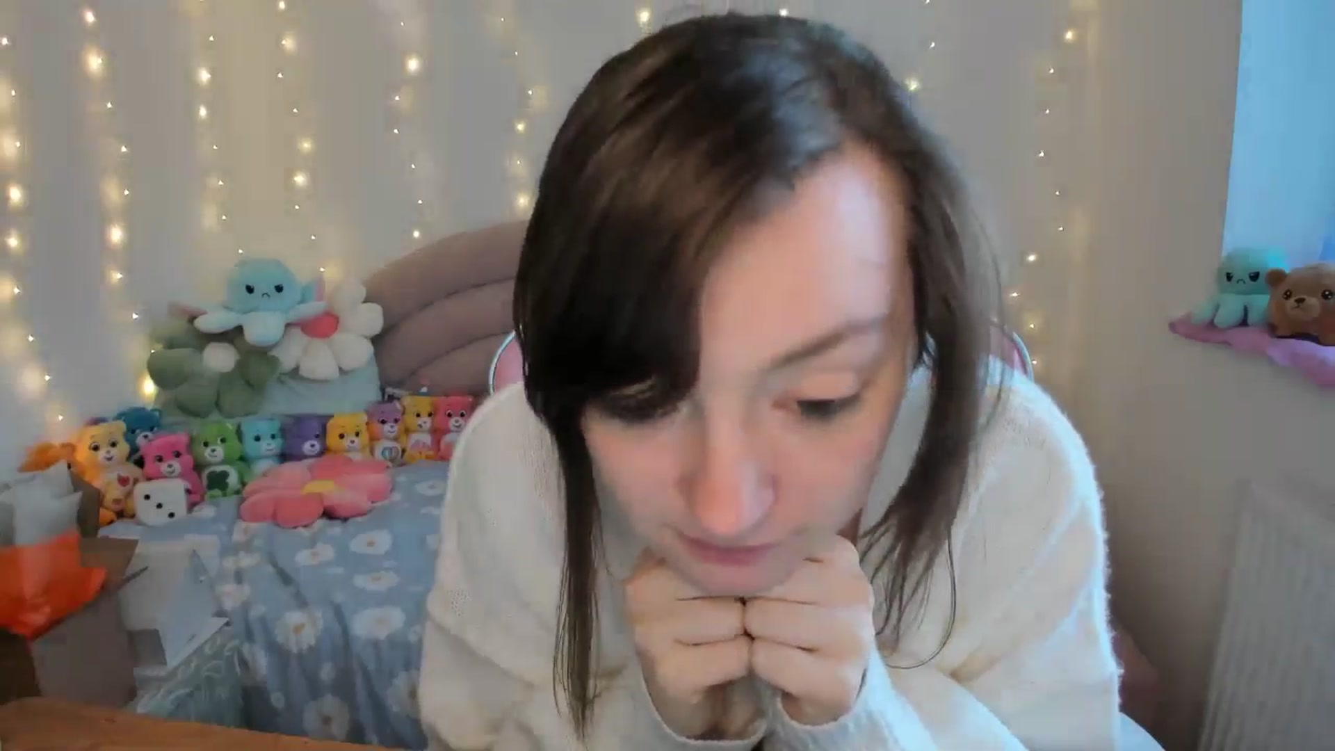 Gallery image thumbnail from JessieBear_'s myfreecams stream on, 10/08/2024, 17:31 image 12 of 20