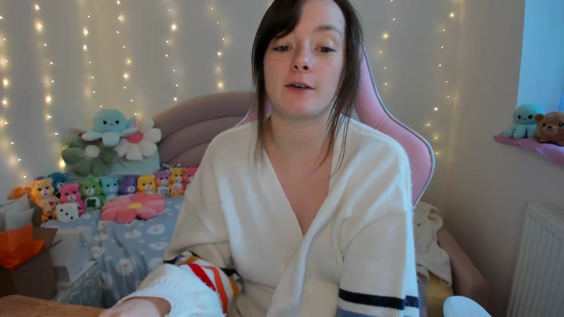 Gallery image thumbnail from JessieBear_'s myfreecams stream on, 10/08/2024, 17:31 image 15 of 20