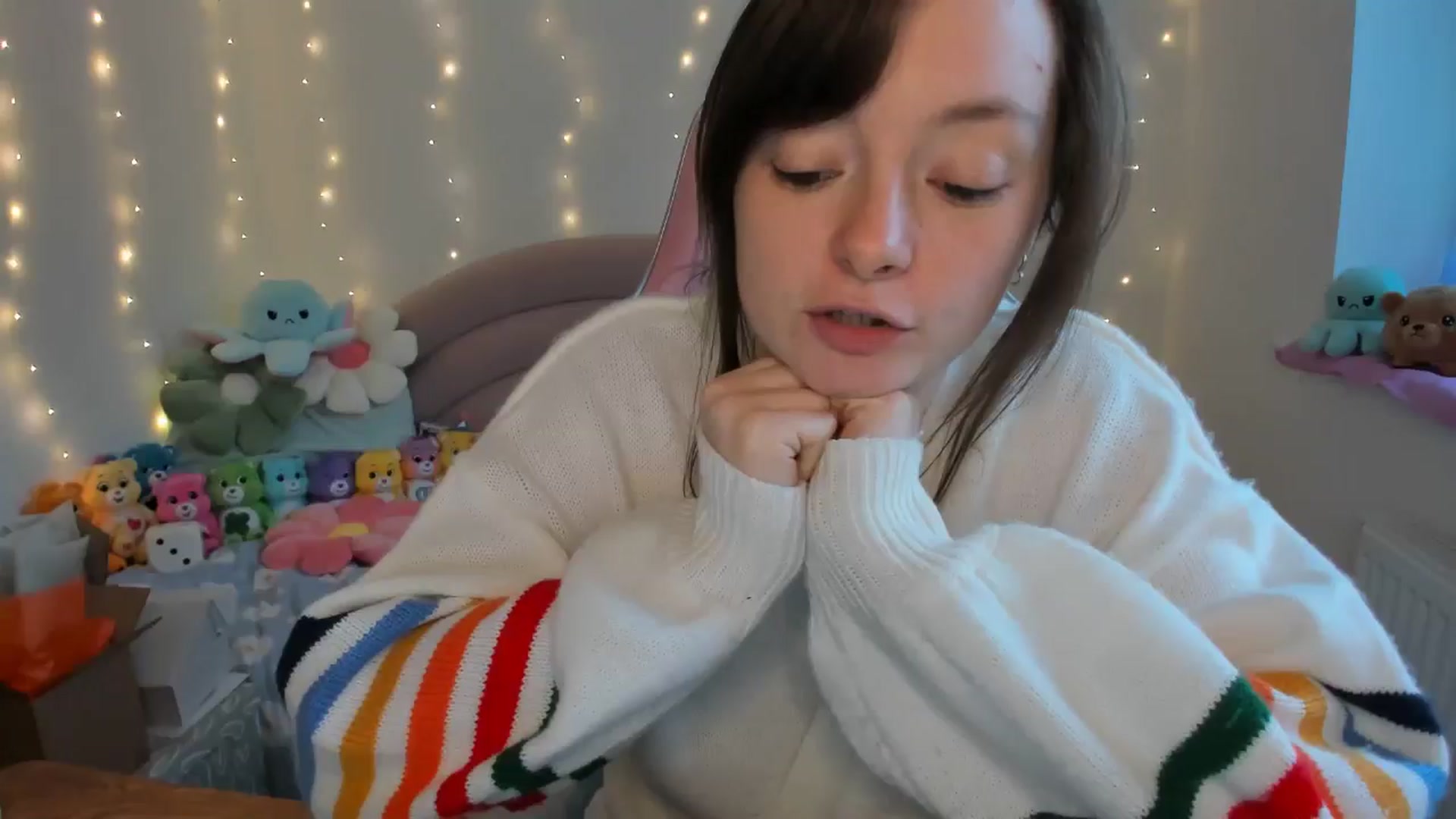 Gallery image thumbnail from JessieBear_'s myfreecams stream on, 10/08/2024, 17:31 image 14 of 20