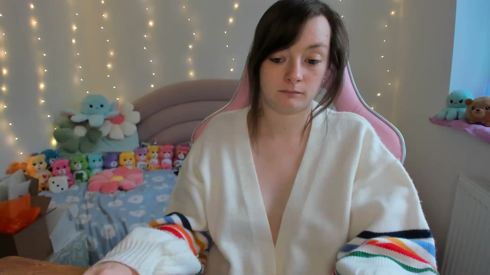 Gallery image thumbnail from JessieBear_'s myfreecams stream on, 10/08/2024, 17:31 image 3 of 20