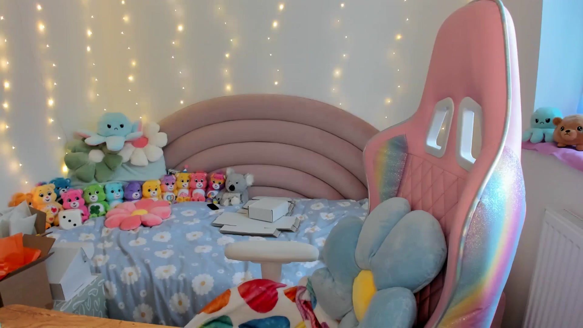 Gallery image thumbnail from JessieBear_'s myfreecams stream on, 10/08/2024, 17:31 image 8 of 20