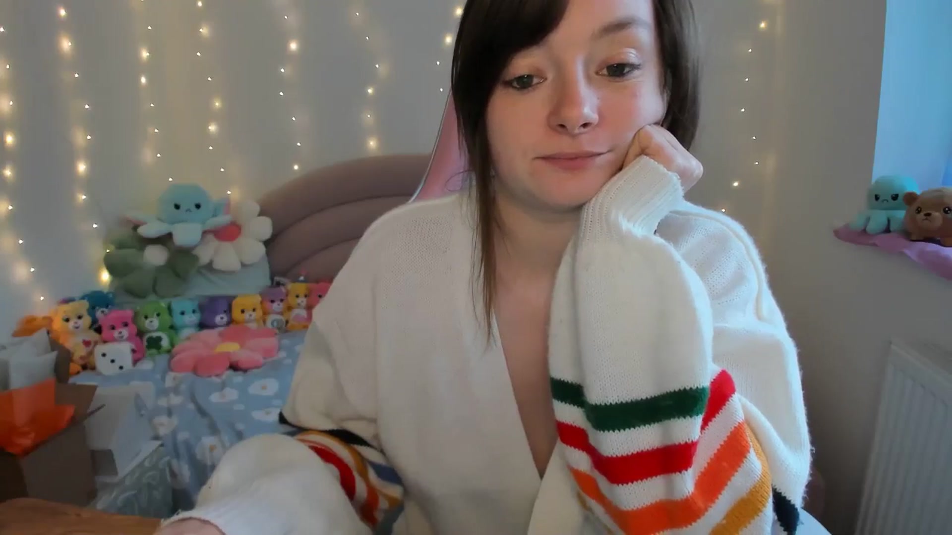 Gallery image thumbnail from JessieBear_'s myfreecams stream on, 10/08/2024, 17:31 image 9 of 20