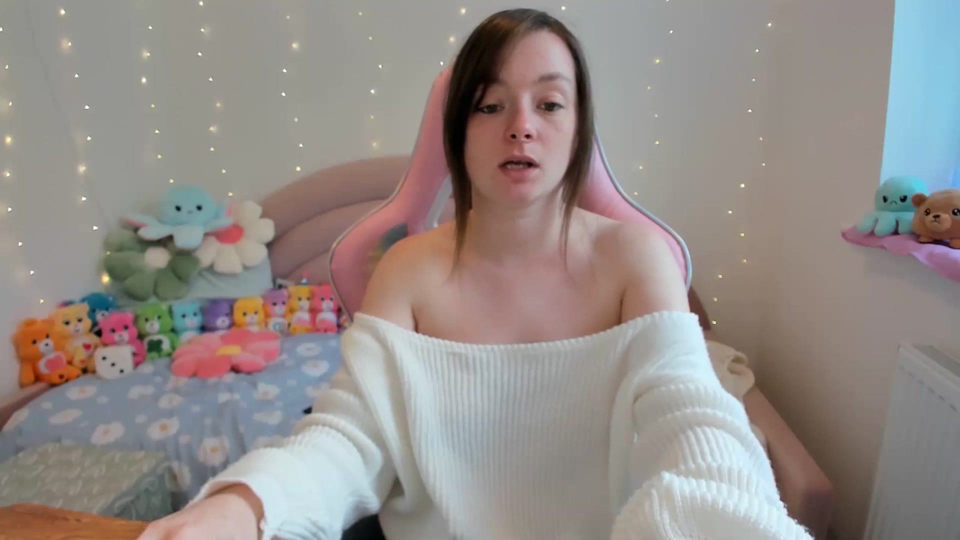 Gallery image thumbnail from JessieBear_'s myfreecams stream on, 10/10/2024, 15:23 image 9 of 20