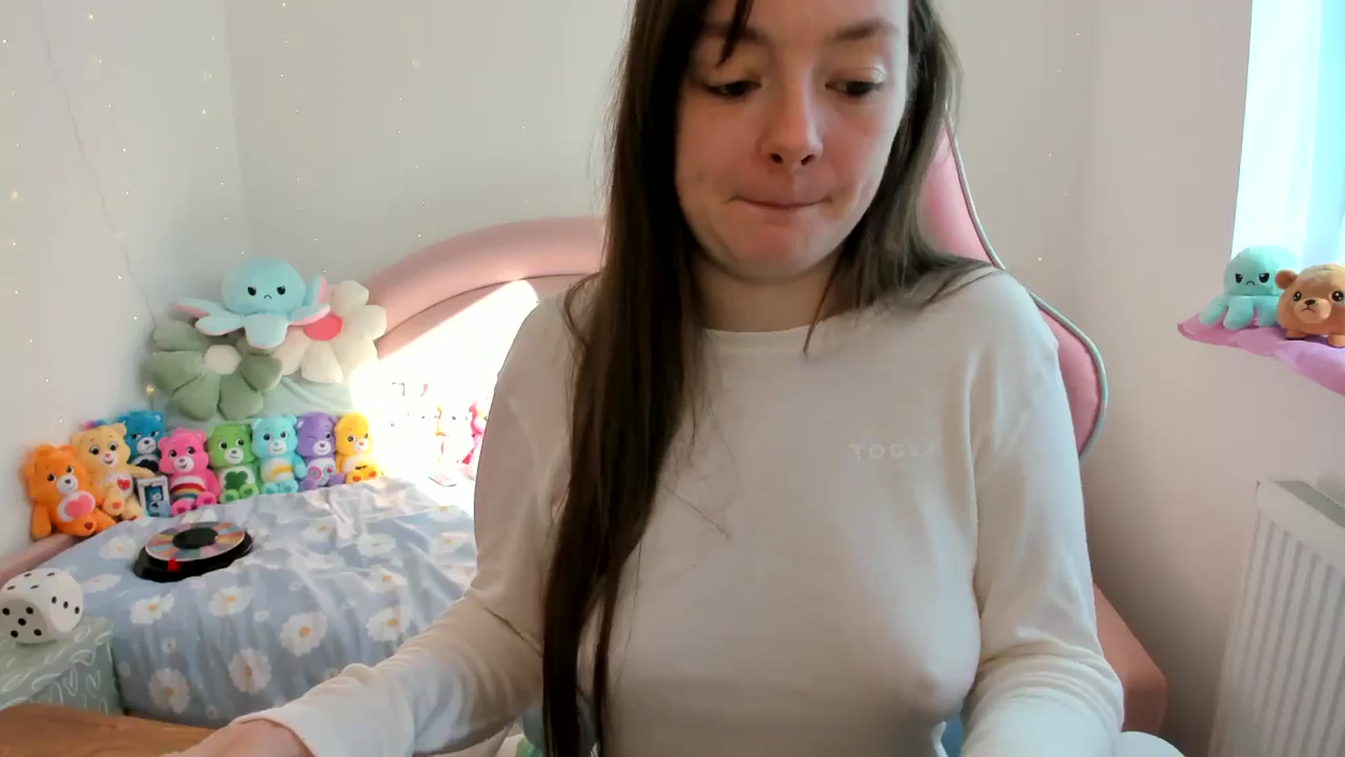 Gallery image thumbnail from JessieBear_'s myfreecams stream on, 10/11/2024, 10:21 image 17 of 20