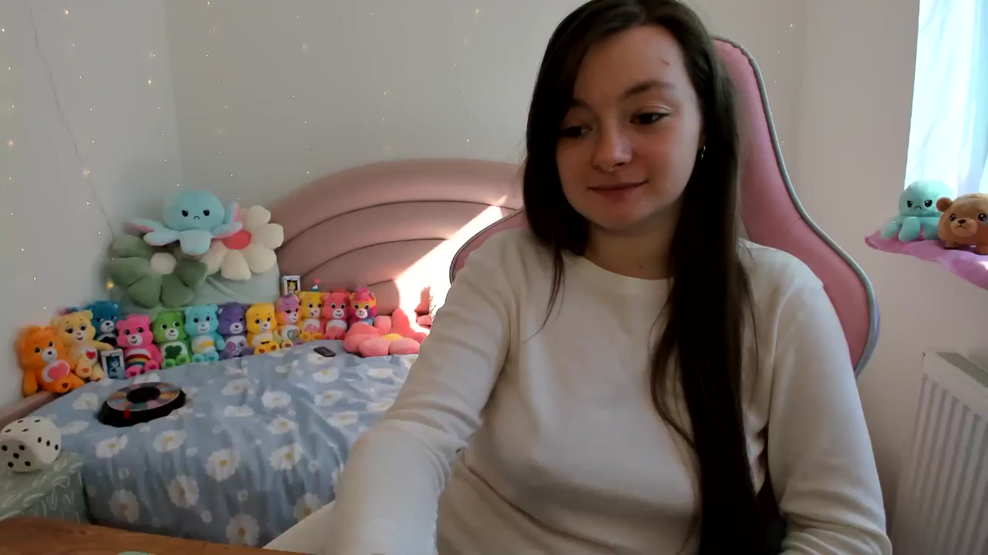 Gallery image thumbnail from JessieBear_'s myfreecams stream on, 10/11/2024, 10:47 image 18 of 20