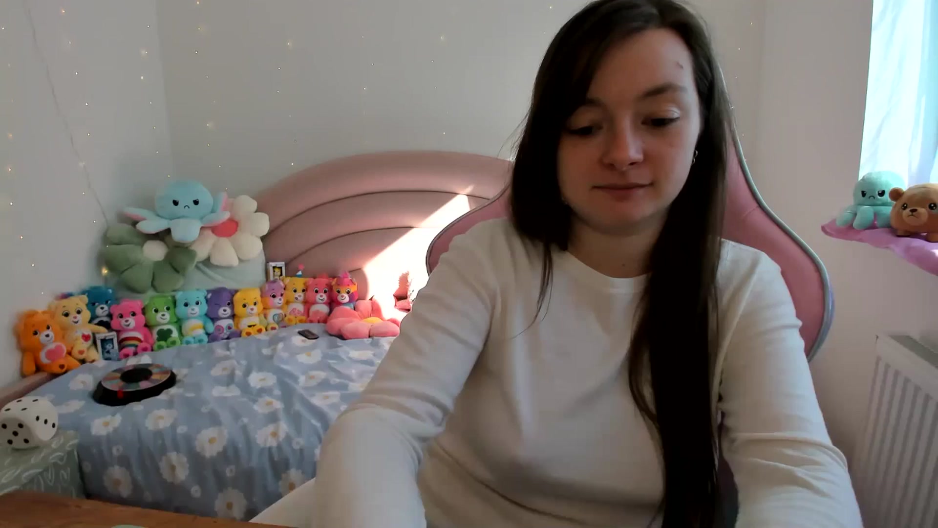 Gallery image thumbnail from JessieBear_'s myfreecams stream on, 10/11/2024, 10:47 image 15 of 20