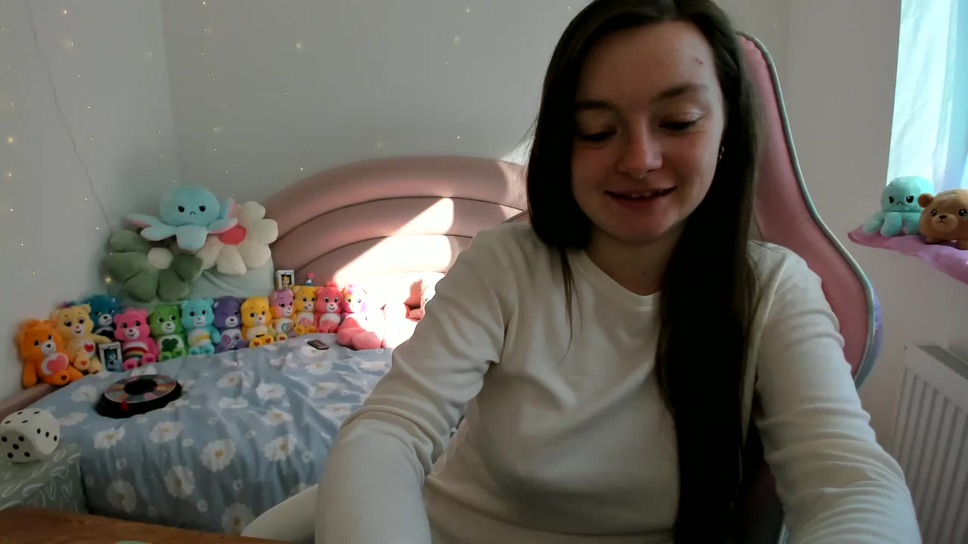Gallery image thumbnail from JessieBear_'s myfreecams stream on, 10/11/2024, 10:47 image 4 of 20