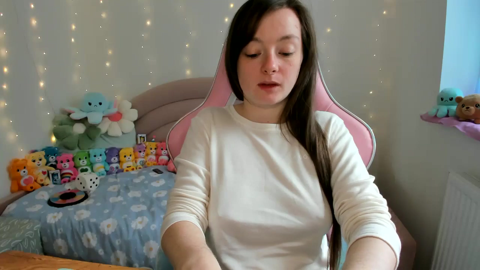Gallery image thumbnail from JessieBear_'s myfreecams stream on, 10/11/2024, 14:08 image 17 of 20