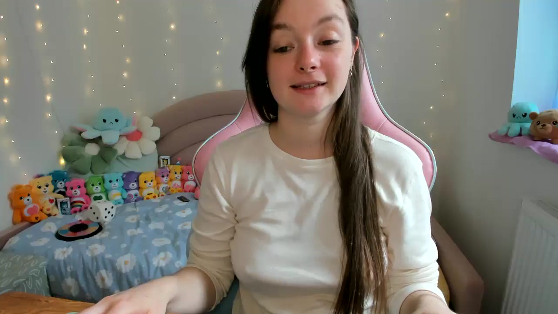 Gallery image thumbnail from JessieBear_'s myfreecams stream on, 10/11/2024, 14:08 image 19 of 20