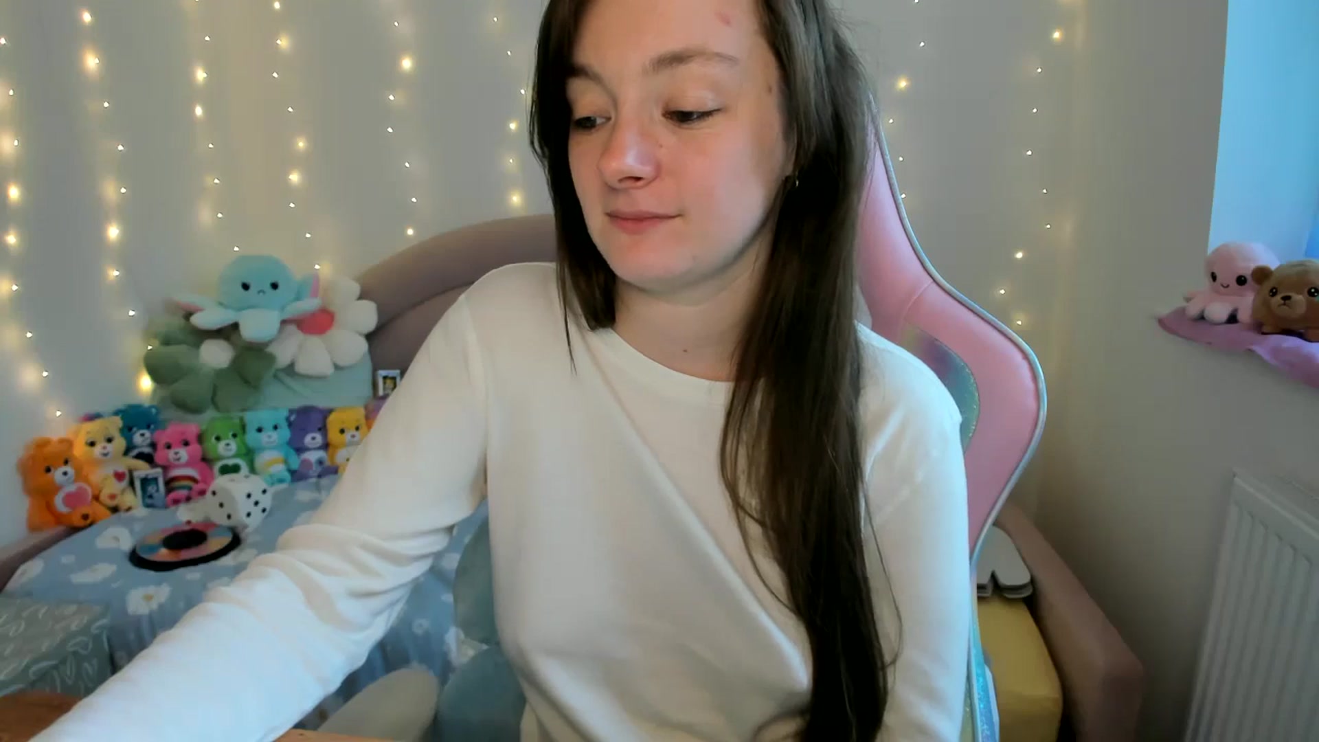 Gallery image thumbnail from JessieBear_'s myfreecams stream on, 10/11/2024, 17:07 image 9 of 20