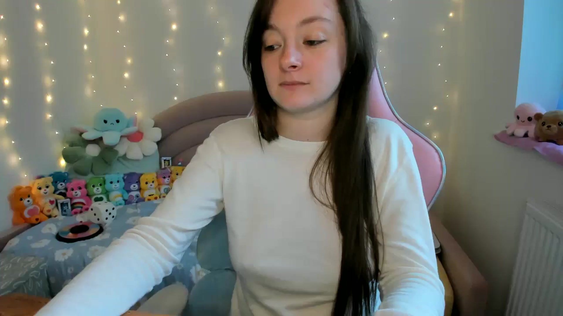 Gallery image thumbnail from JessieBear_'s myfreecams stream on, 10/11/2024, 17:07 image 15 of 20