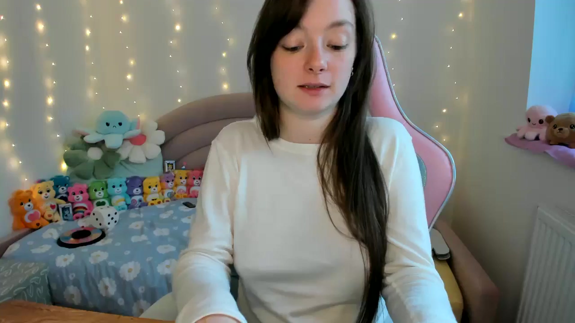 Gallery image thumbnail from JessieBear_'s myfreecams stream on, 10/11/2024, 17:07 image 12 of 20