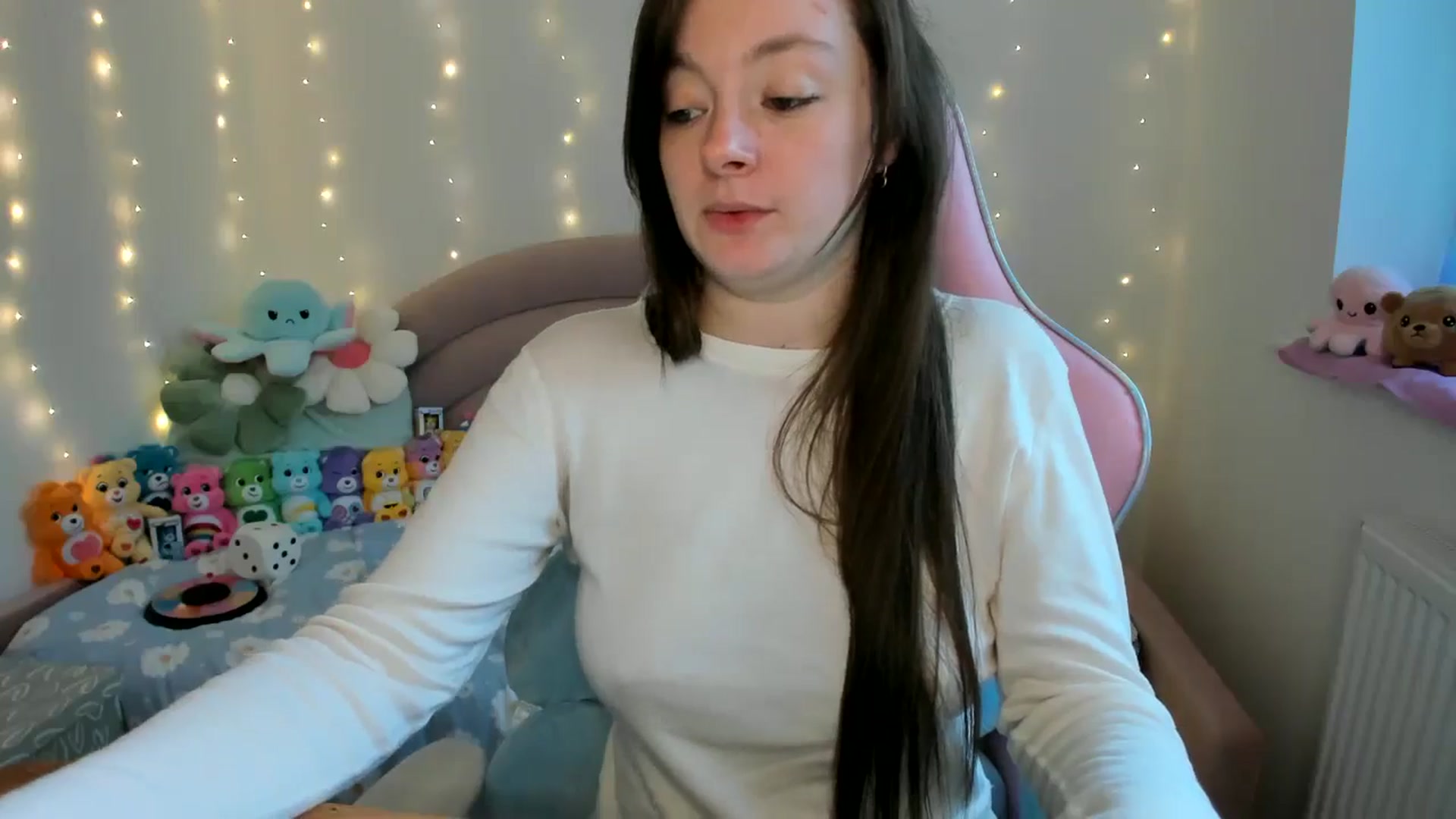 Gallery image thumbnail from JessieBear_'s myfreecams stream on, 10/11/2024, 17:07 image 18 of 20