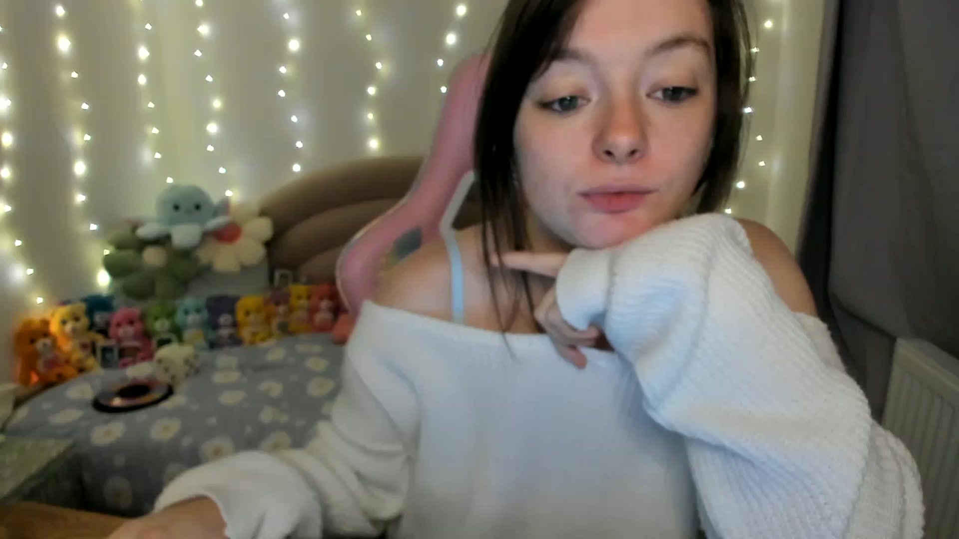 Gallery image thumbnail from JessieBear_'s myfreecams stream on, 10/12/2024, 19:26 image 14 of 20