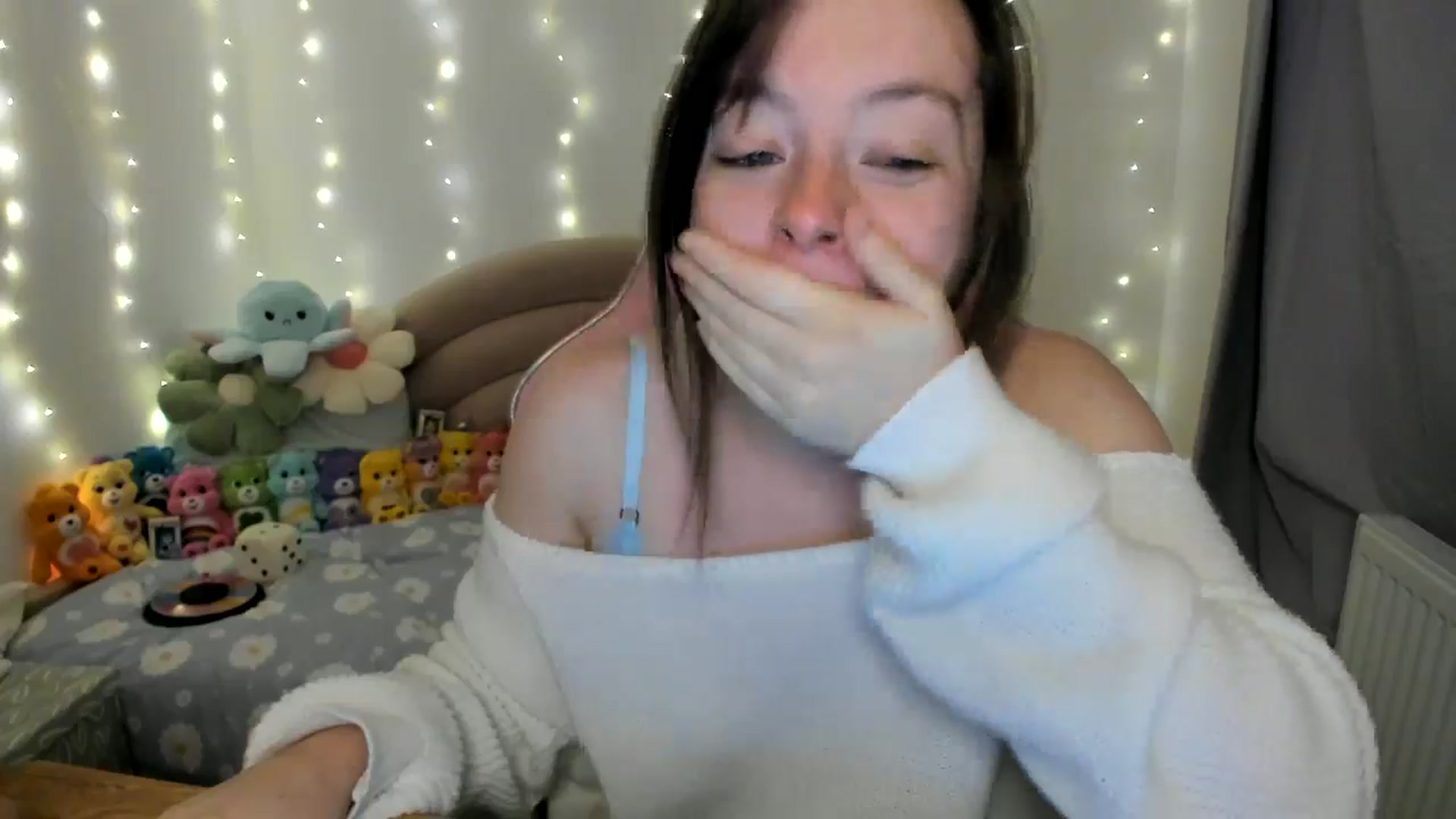 Gallery image thumbnail from JessieBear_'s myfreecams stream on, 10/12/2024, 19:26 image 15 of 20