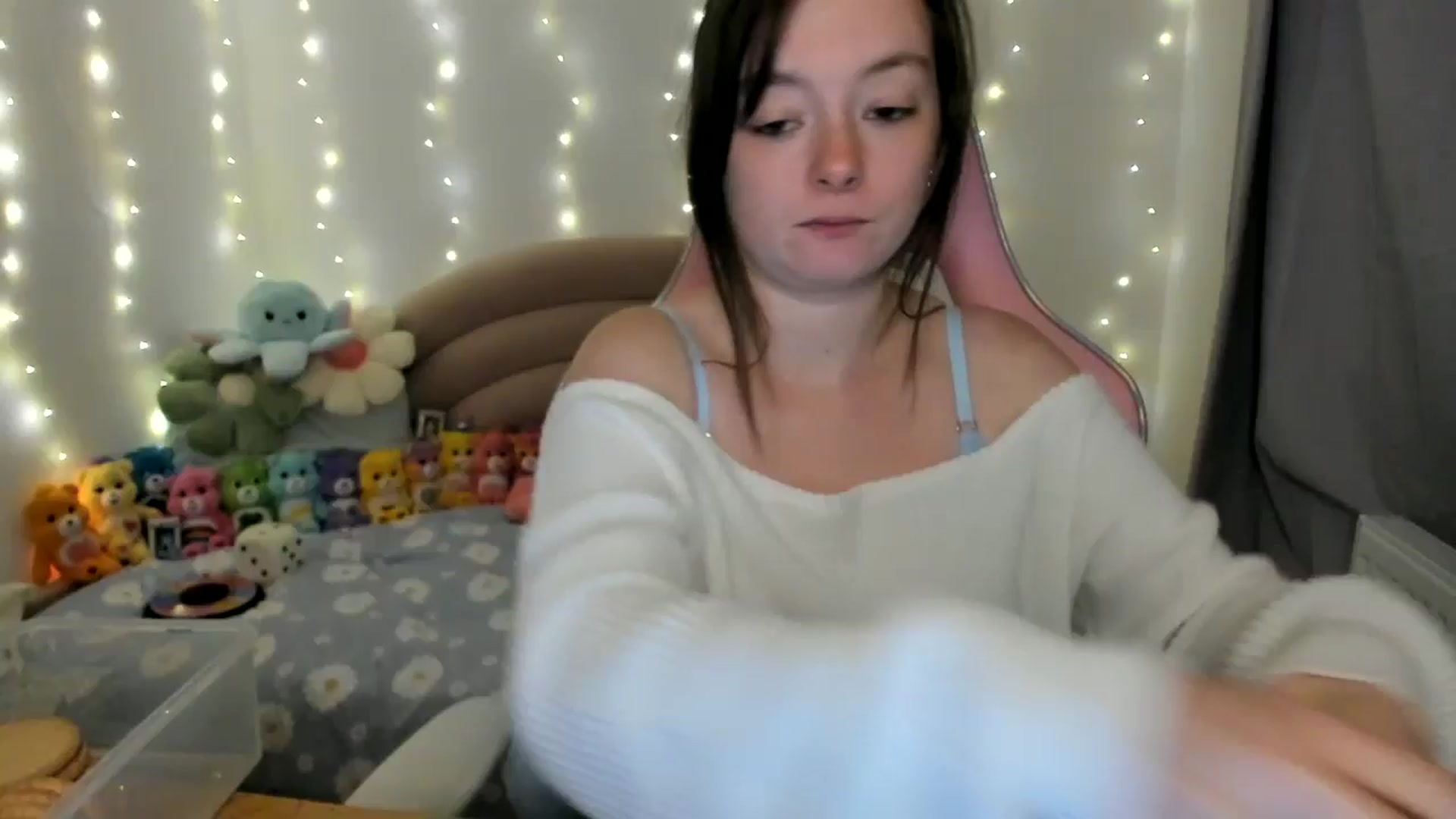 Gallery image thumbnail from JessieBear_'s myfreecams stream on, 10/12/2024, 20:14 image 1 of 20