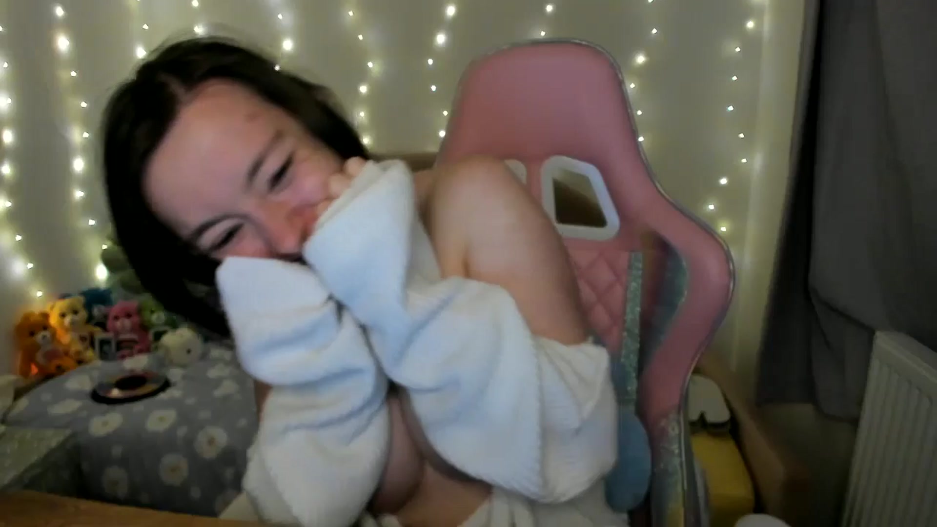 Gallery image thumbnail from JessieBear_'s myfreecams stream on, 10/12/2024, 21:04 image 3 of 20