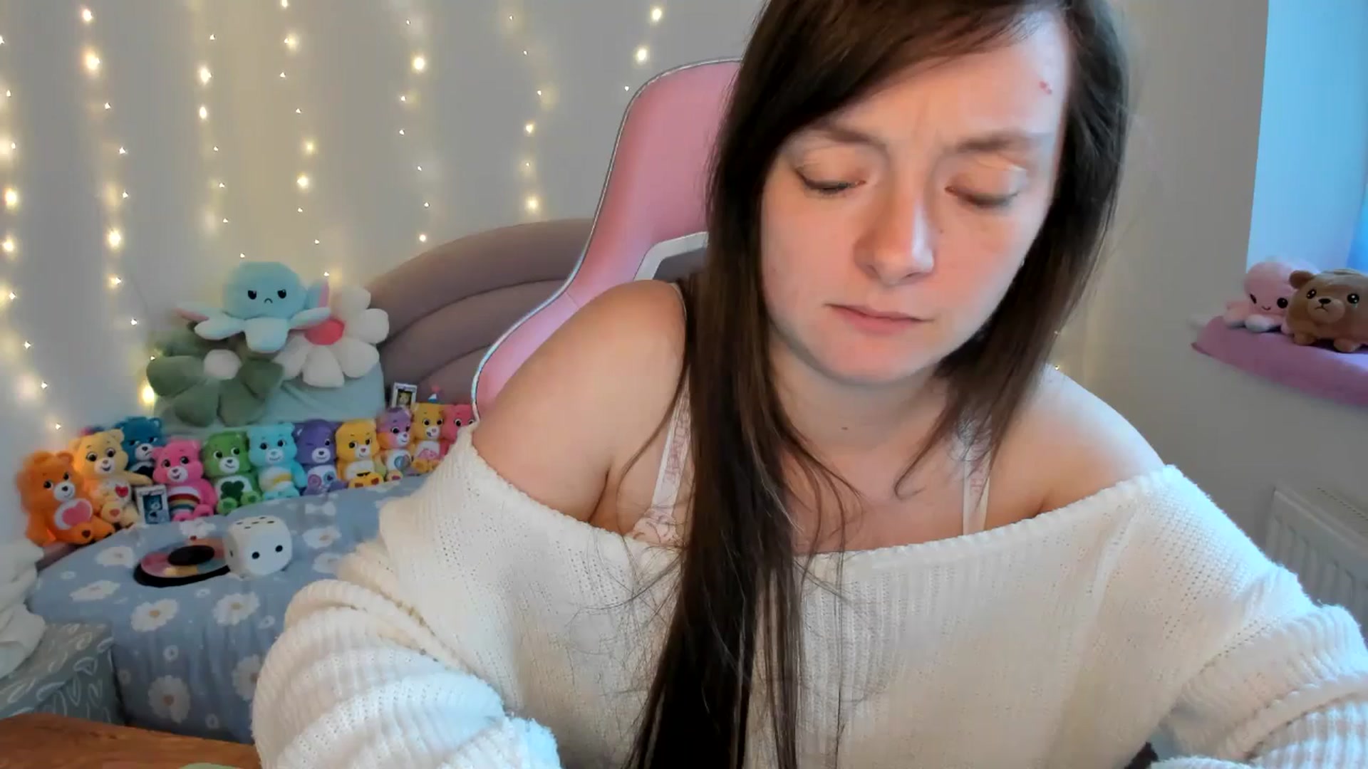 Gallery image thumbnail from JessieBear_'s myfreecams stream on, 10/14/2024, 17:08 image 20 of 20