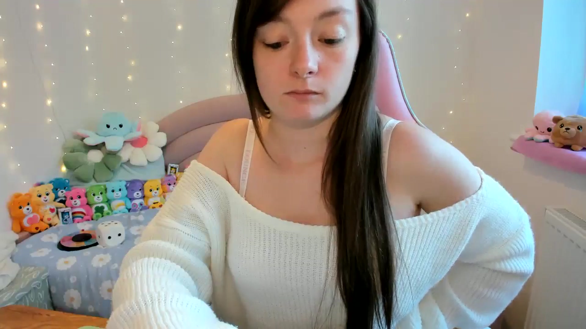Gallery image thumbnail from JessieBear_'s myfreecams stream on, 10/14/2024, 17:08 image 11 of 20
