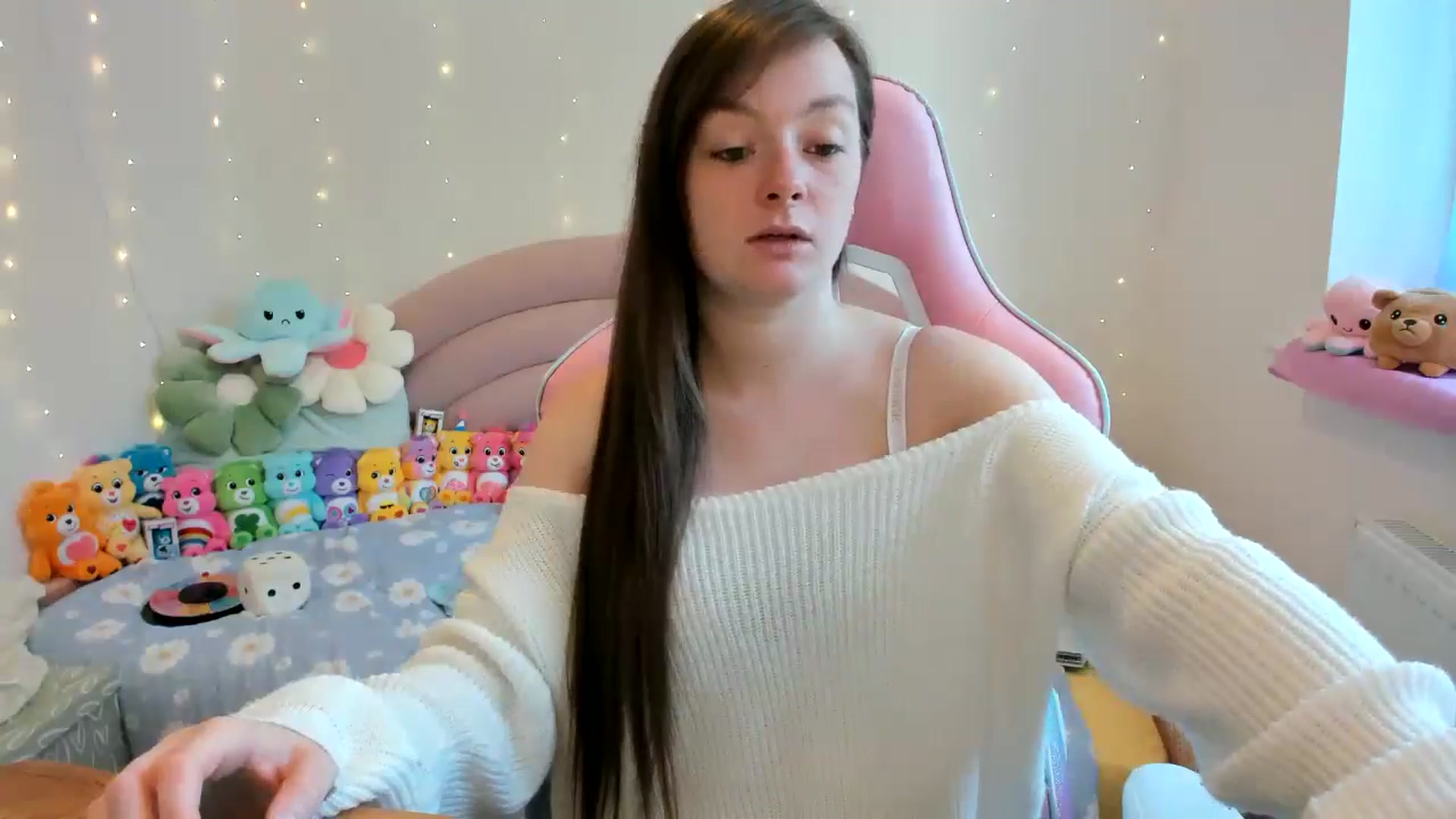 Gallery image thumbnail from JessieBear_'s myfreecams stream on, 10/14/2024, 17:08 image 2 of 20